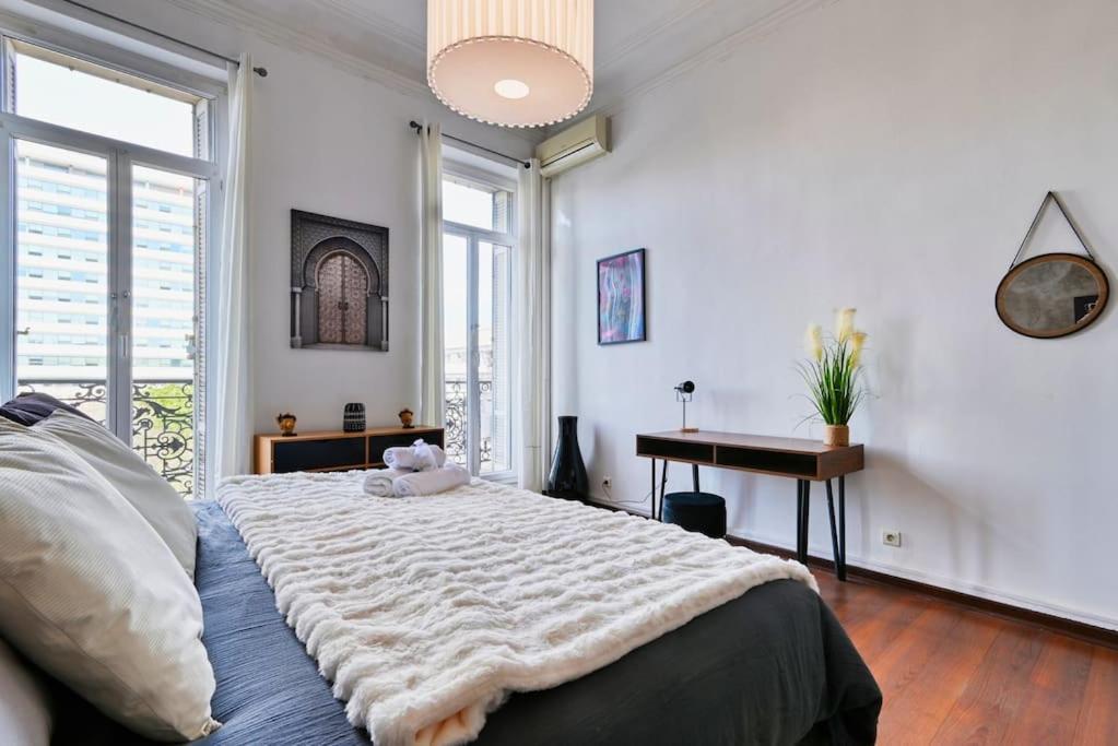 Spacieux Et Elegant A Chave Centre Appartement